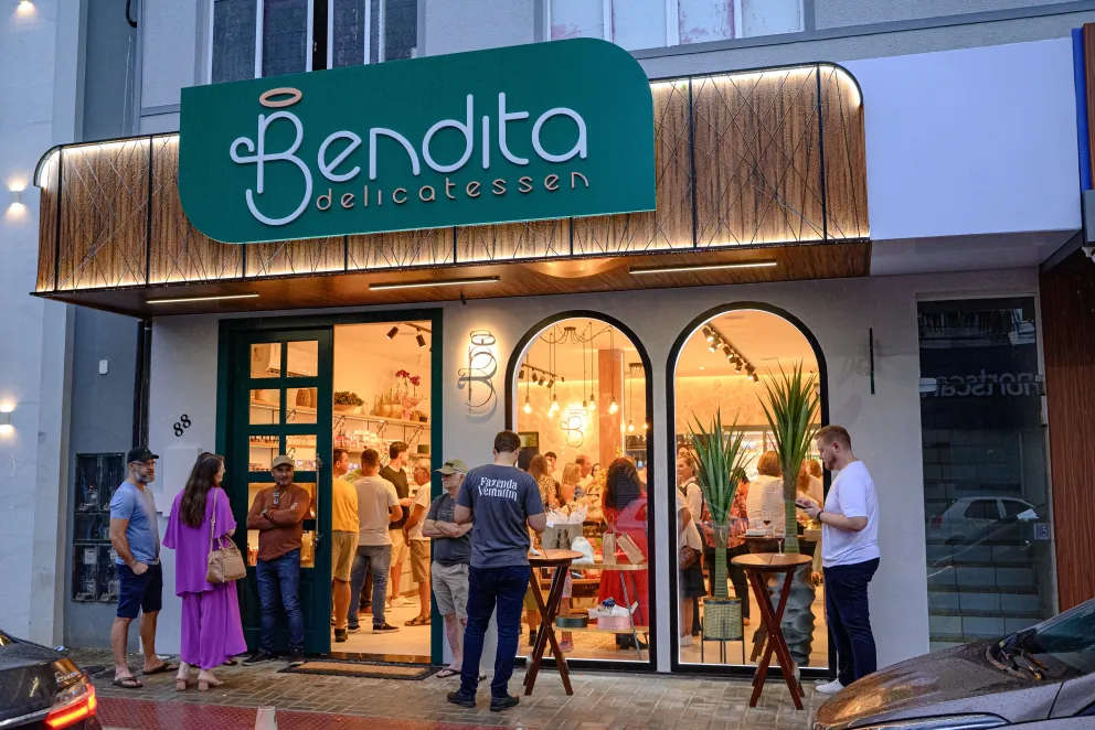 Creative Manner Design Lorem Ipsum Sit Amet Consectetur dipisi?